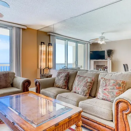 Pelican Pointe